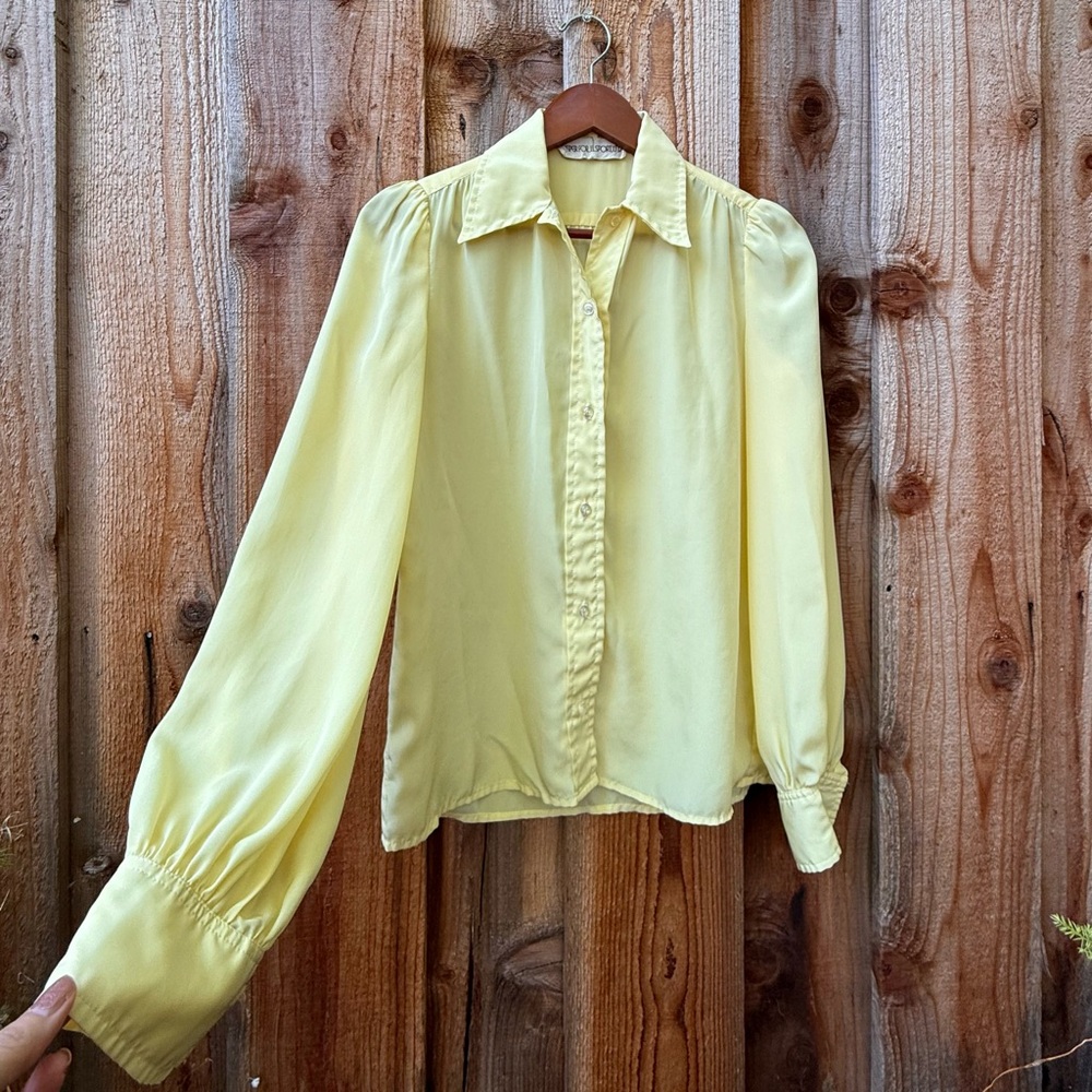 Vintage 70s Butter Yellow Puff-Sleeve Collar Button-Down Blouse 🌿